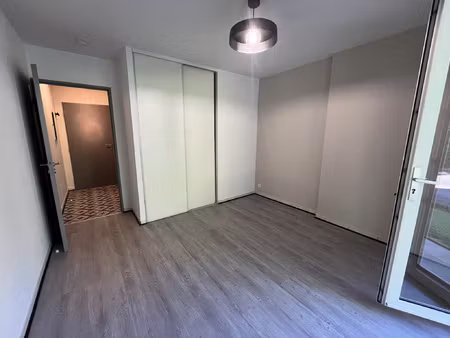 studio entièrement refait à neuf  résidence calme  verdoyant