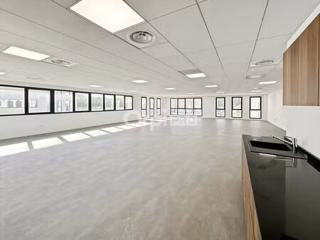 location bureaux 182 m²