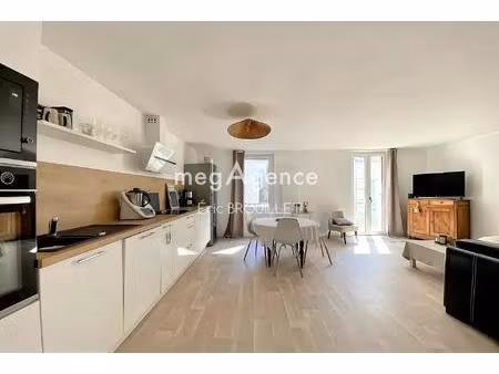 charmant t3 meublé en duplex au cœur du bourg