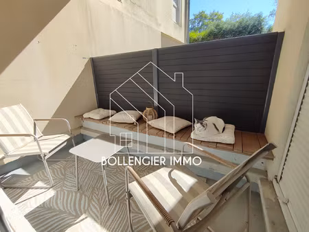 appartement sis au rdc de 103 m2  situé à deux pas du parc d