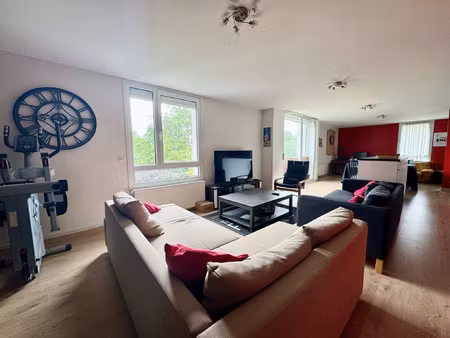 appartement t3 lumineux de 98 m2 avec garage résidence séc