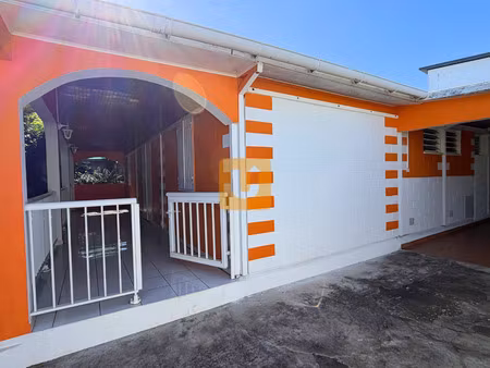 maison f5 a la location sur trois mares