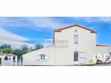 maison de village à saint-vincent-sterlanges (85110)