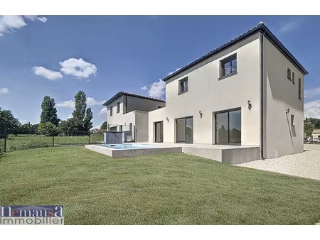 arpaillargues proche uzes  villa de 2024  type 5 avec piscin