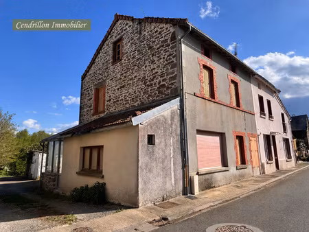 maison de 80m2 à rénover  au coeur d'un village  avec jardin