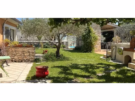 maison de charme sur 725 m2 de jardin avec piscine