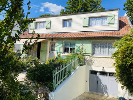 la queue lez yvelines  maison 159 m2  élevée sur 787 m2 de t