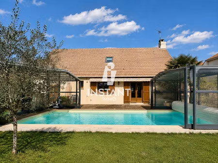 belle maison familiale avec piscine 8x4