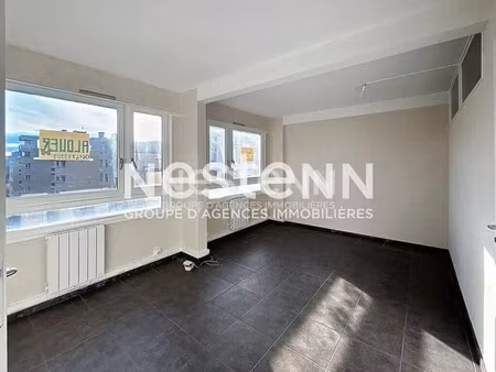 vente commerce bron 69500 49m²