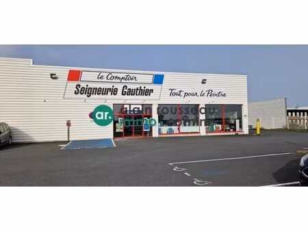 location commerce cholet 49300 710m²