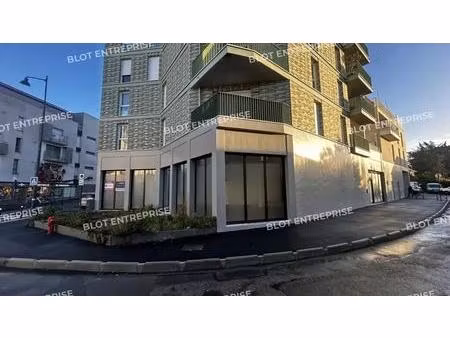 location commerce rennes 35000 300m²