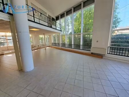 location commerce antibes 06600 228m²