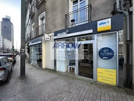 location commerce nantes 44000 70m²