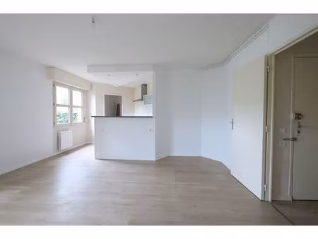 à vendre appartement avec terrasse au calme quartier madeleine