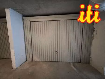 vente garage et parking aux sables-d'olonne (85100) : à vendre / 16m² les sables-d'olonne
