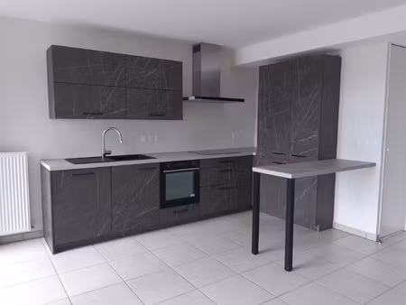 t5 neuf a louer dans residence securisee