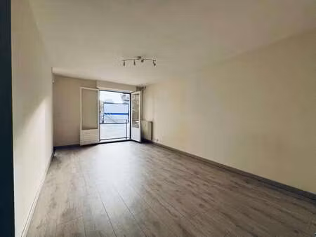 location appartement t1 à angers deux croix banchais (49000) : à louer t1 / 29m² angers de