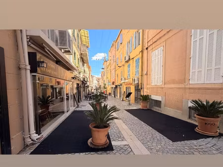 vente local commercial 3 pièces 18m2 bandol 83150 - 55000 € - surface privée