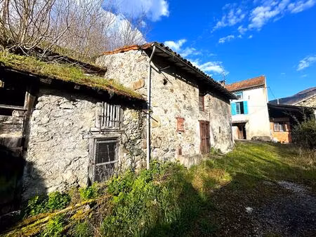 maison avec terrain et dependances en bordure de riviere