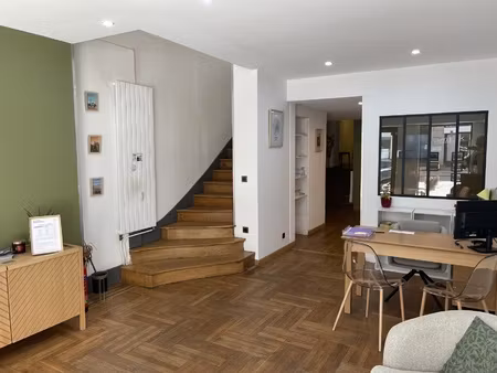 local commercial 5 pièces - 145 m²