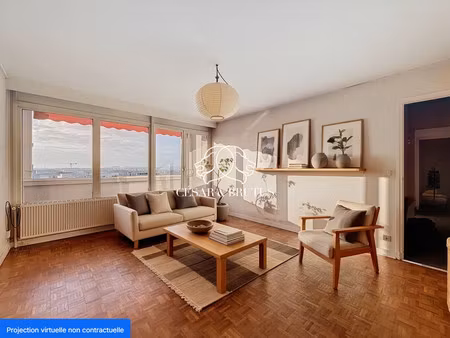 grand t2 en etage eleve avec balcon  cave et garage