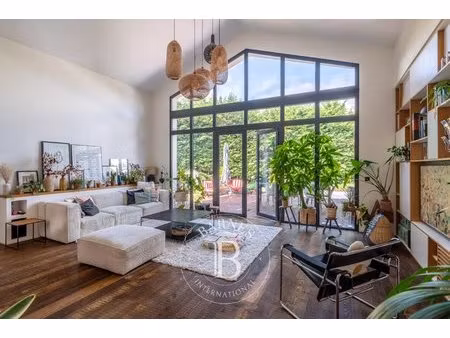 maison d’architecte 123 m² habitables – 201 m² au sol – 4 chambres – piscine
