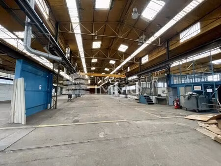 location local d'activités 3 896 m²