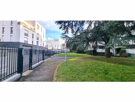 nanterre 2 pièces de 60 m² balcon