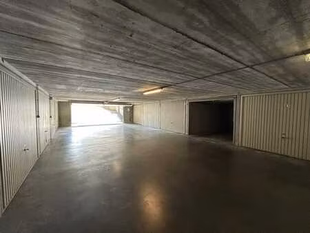 garage à vendre à 400 m du centre et à 250m de la digue