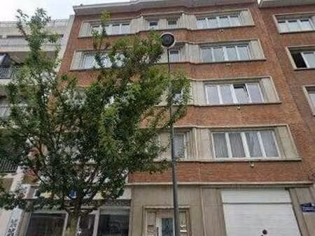rez commercial et deux garages