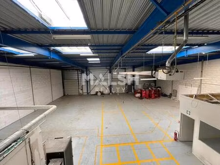 location local d’activités vaulx en velin 69120 775m²