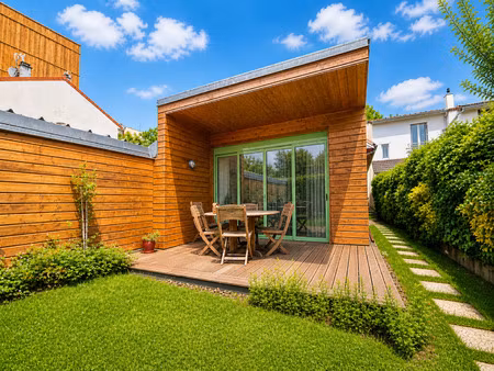 charmante maison avec jardin et dépendance des volumes ins