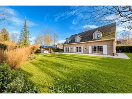 baron d'huart - magnifique villa dans un écrin de verdure