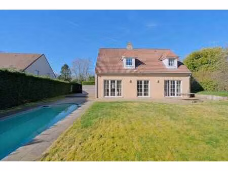 villa 4 chambres + bureau (poss. prof. lib.) et piscine