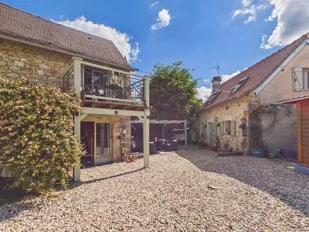 maison indépendante avec maison d’amis et piscine près de villeneuve  aveyron
