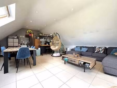 appart (2ch) (85 m²)  2 parking ext.  abri de jardin commun.
