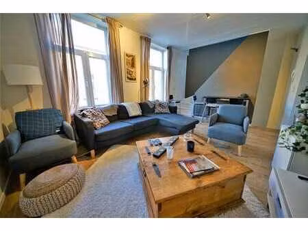 très bel appartement 2 chambres avec terrasse