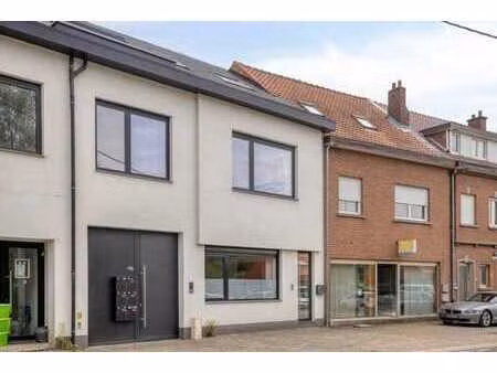 appartement triplex moderne idéalement situé à tervuren