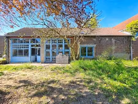 magnifique maison à rénover entièrement + beau jardin
