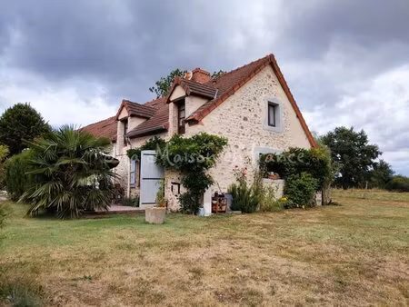 belle maison en pierre