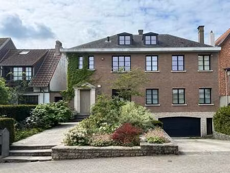 magnifique grande maison 5 ch. à dilbeek  grand jardin