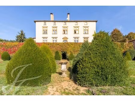 belle propriété de 497 m² et dépendances  dans un parc de 17 500 m²