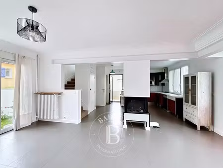 maison de luxe à louer dans le quartier bruyères-postillons-jaurès-val allard