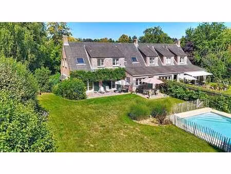 vaste maison unifamiliale avec piscine dans l'ancien golf...