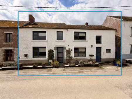 charmante maison 3 façades avec jardin plein sud à chastrès