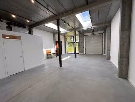 bureau représentatif avec atelier/showroom polyvalent