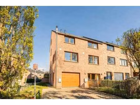 charmante maison 3f avec un studio / quartier des bruyères