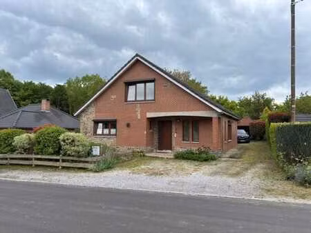 spacieuse maison familiale de 6 chambres au cœur de marbais