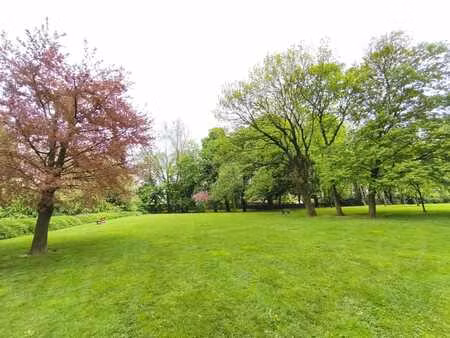 appart 2ch rénové  parc verdoyant  vue d'exception.