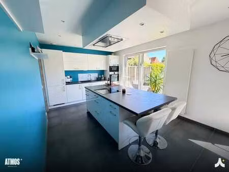 très belle maison tout confort idéalement située :
